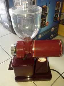 mesin penggiling kopi mini tenaga listrik (5)